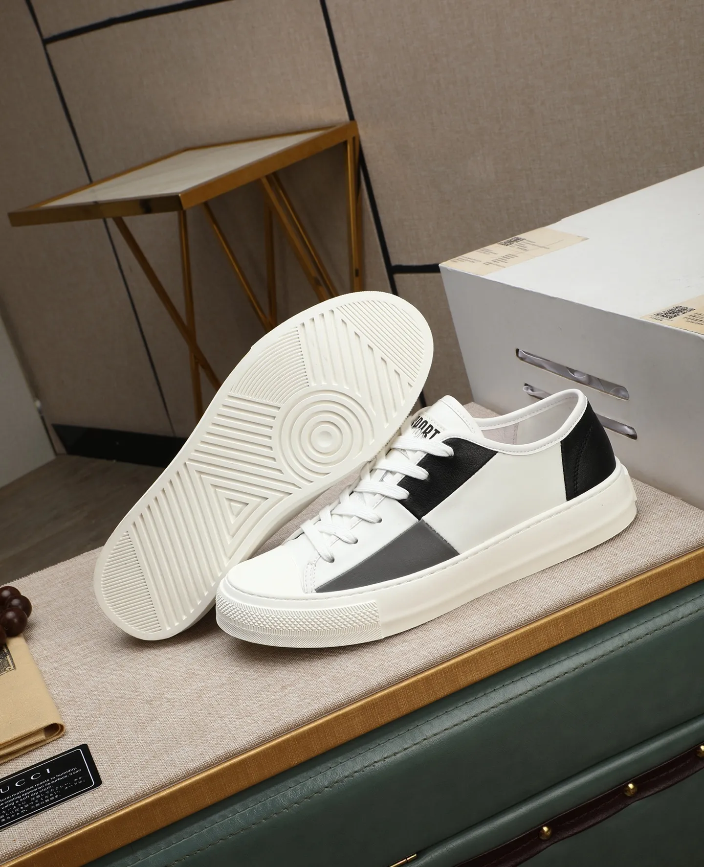 Men's men's shoes 💰440 GUCCI🔍🔍The latest model is on sale at the same time at the counter. Original calfskin imported from Italy, genuine leather lining, (high-end, noble, and classy) with exquisite workmanship. Sole: Original sole provided by the original factory, ⚠Exclusive double-layer movable molded sole super comfortable⚠, real shot 🎬The real thing is better🔍🔍"High quality·Follow the order" Code number 38-44